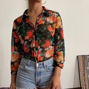 FLORAL NO WRINKLE BUTTON DOWN BLOUSE